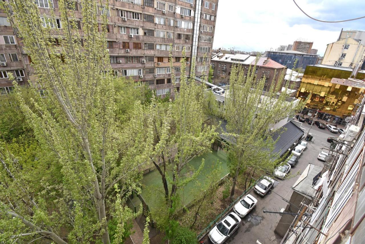 Amigo Apartment In The Centre Ереван Экстерьер фото